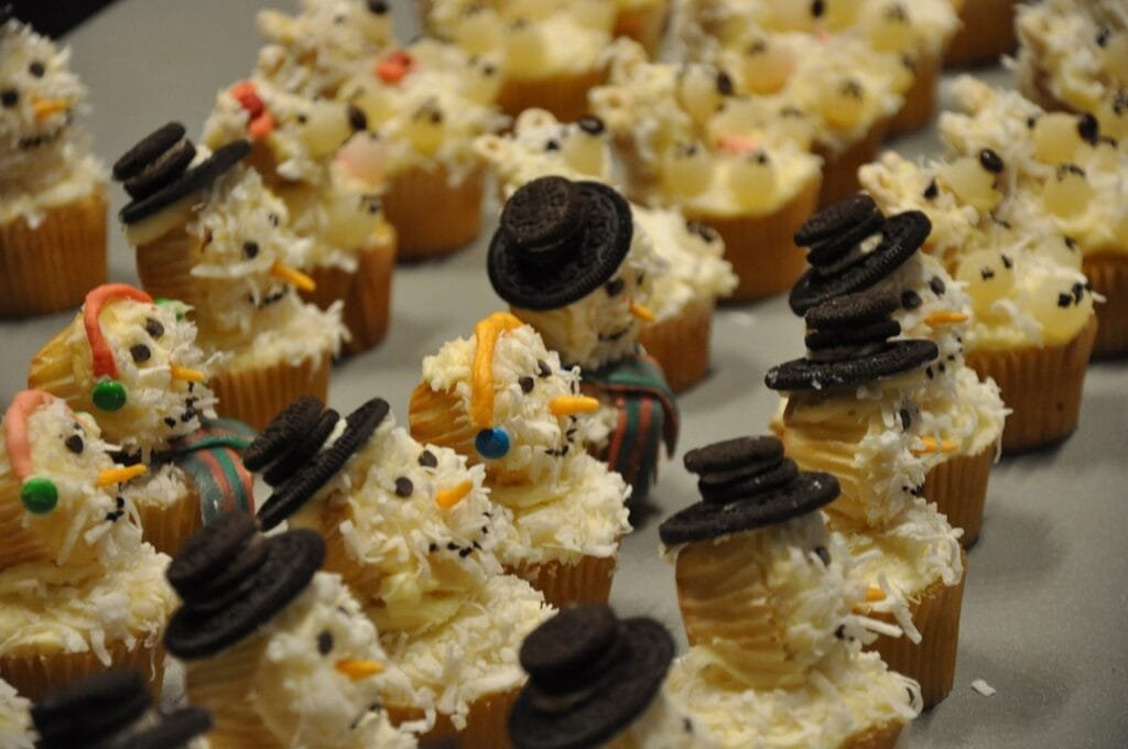 cupcakes, snowmen, food