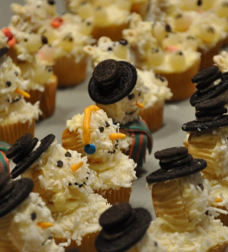 cupcakes, snowmen, food